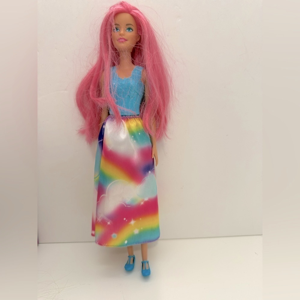 Assorted Barbie Bundle - Picture 12 of 13